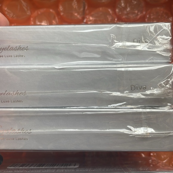 •Lot of 8• Pur Pro Eyelashes Set NIB - Picture 10 of 12